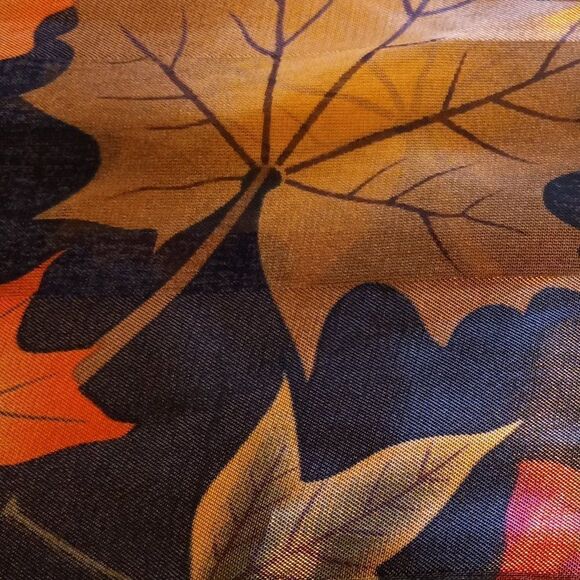 Maple Leaf Dark and Light Striped Fall colors Silk Feel Scarf Countrycore - Picture 5 of 5